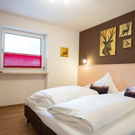 Haus Katharina, Summercard Included شقة كابرون