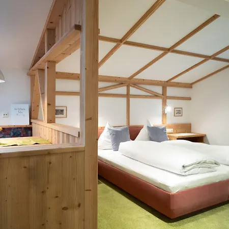 Haus Katharina, Summercard Included كابرون