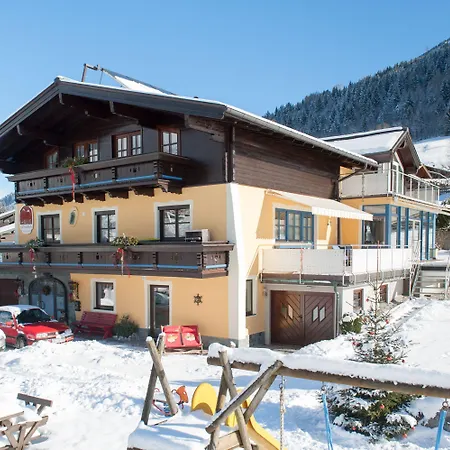 Haus Katharina, Summercard Included شقة